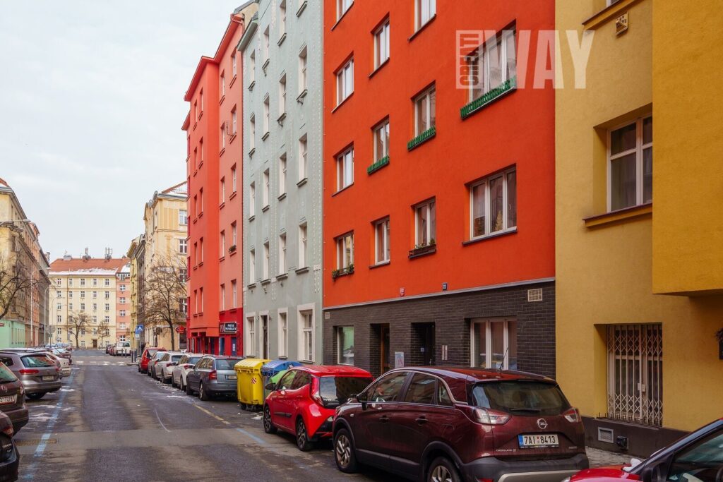 BYT 2+KK V PRAŽSKÝCH HOLEŠOVICÍCH, ULICE V HÁJI