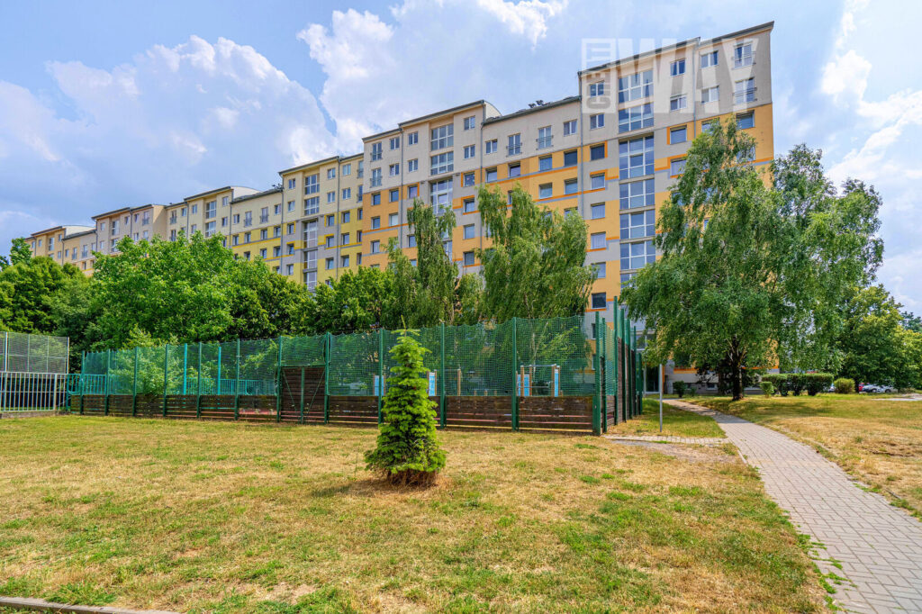 MODERNÍ BYT 3+1 74M2 + TERASA VE STŘEŠNÍ NÁSTAVBĚ V LETŇANECH