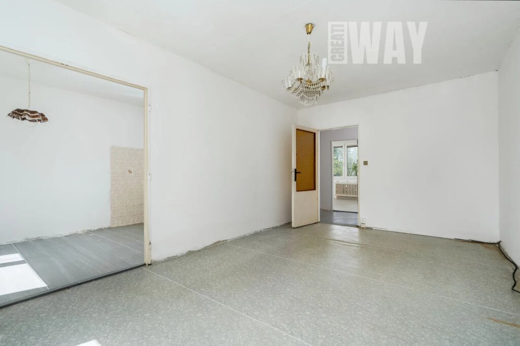 3+1 KE KOMPLETNÍ REKONSTRUKCI, PRAHA 8, STŘÍŽKOV