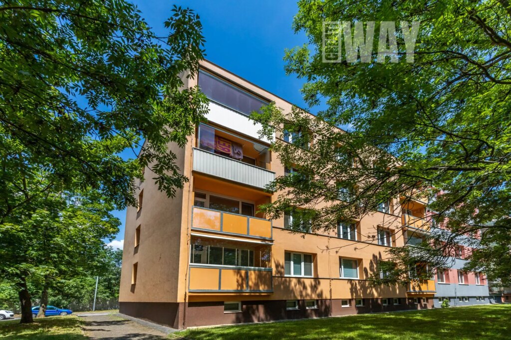 ČTYŘPOKOJOVÝ BYT V LOUNECH S VÝHLEDEM, KTERÝ JINDE NEUVIDÍTE