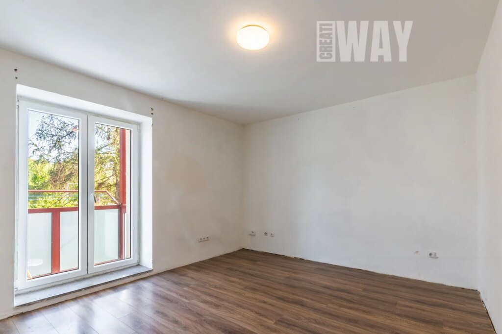 NERATOVICE: BYT 2+1 K REKONSTRUKCI V KOMPLETNĚ OPRAVENÉM DOMĚ