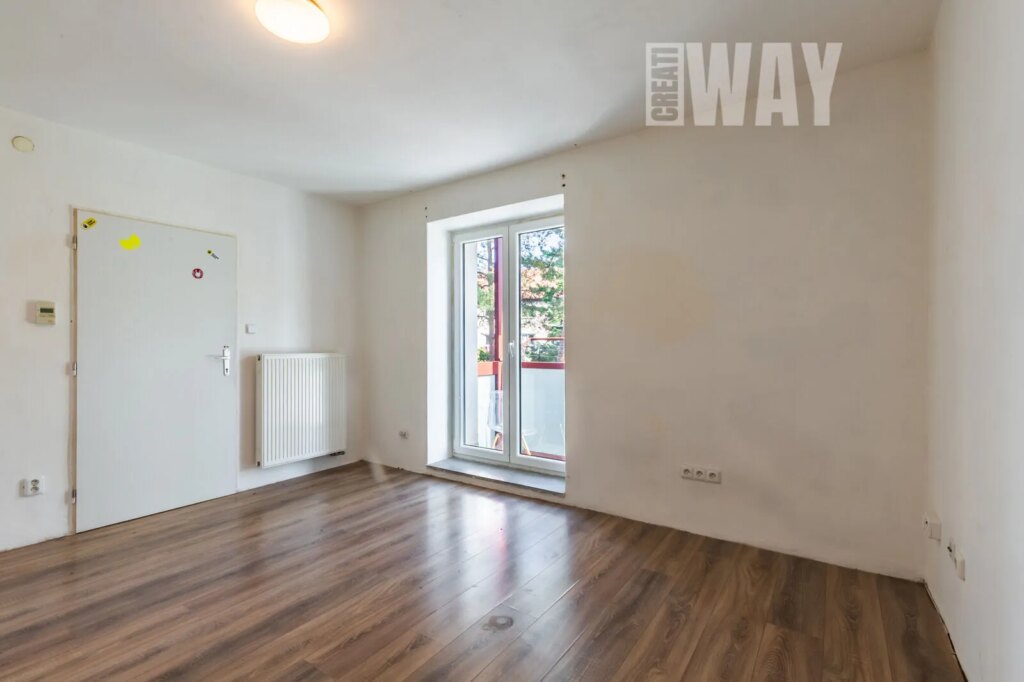 NERATOVICE: BYT 2+1 K REKONSTRUKCI V KOMPLETNĚ OPRAVENÉM DOMĚ