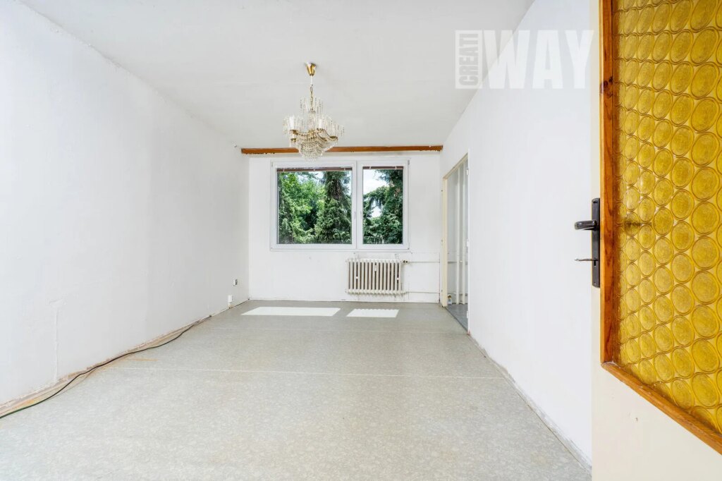 3+1 KE KOMPLETNÍ REKONSTRUKCI, PRAHA 8, STŘÍŽKOV