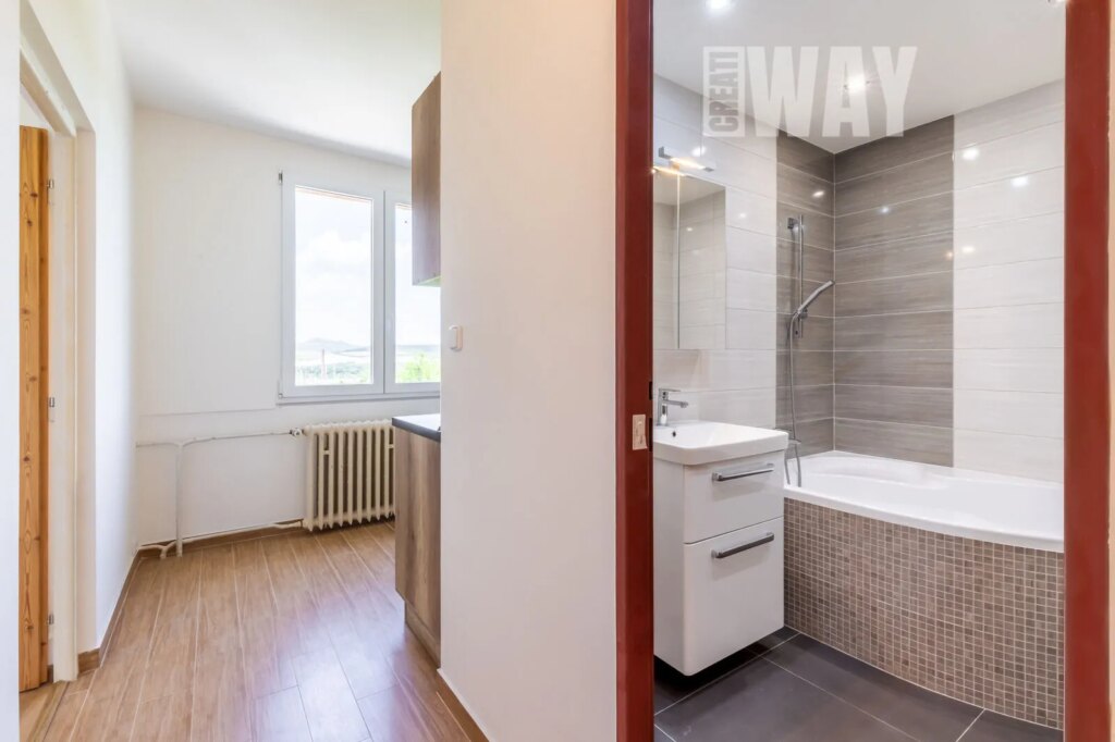 ČTYŘPOKOJOVÝ BYT V LOUNECH S VÝHLEDEM, KTERÝ JINDE NEUVIDÍTE