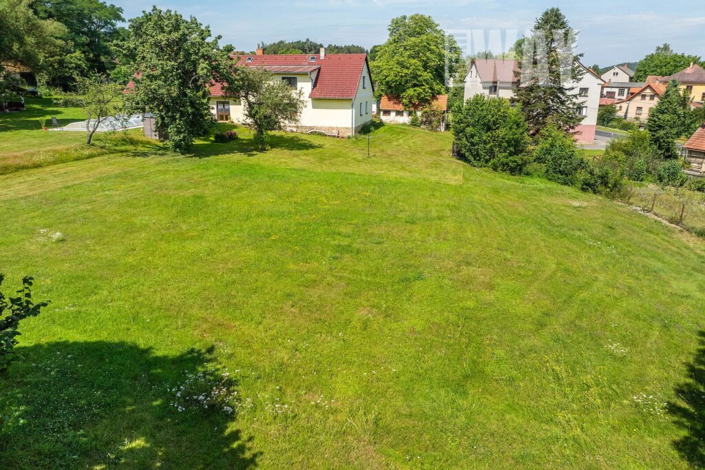 Dobrošovice – Jesenice pozemek na bydlení