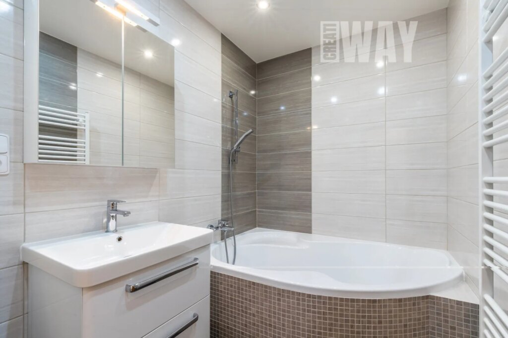 ČTYŘPOKOJOVÝ BYT V LOUNECH S VÝHLEDEM, KTERÝ JINDE NEUVIDÍTE