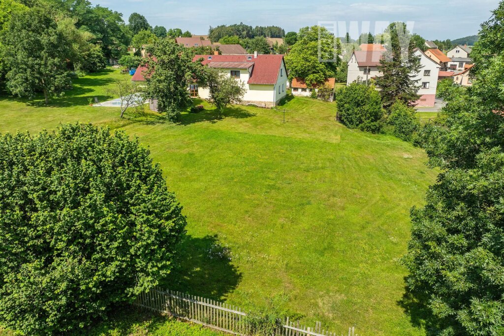 Dobrošovice – Jesenice pozemek na bydlení