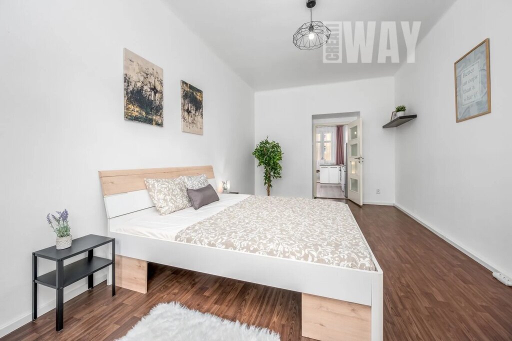 BYT 2+KK VE STRAŠNICÍCH, KRALICKÁ ULICE