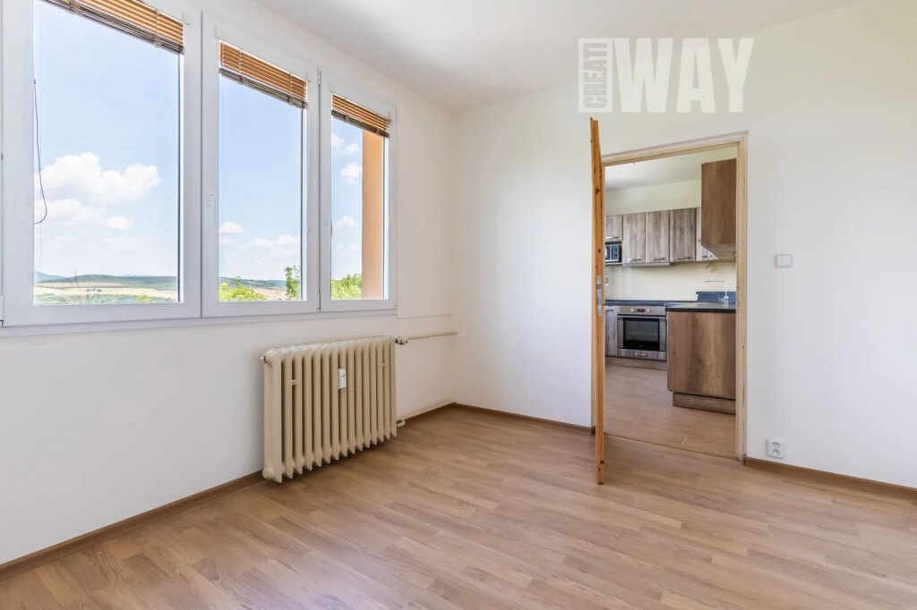 ČTYŘPOKOJOVÝ BYT V LOUNECH S VÝHLEDEM, KTERÝ JINDE NEUVIDÍTE