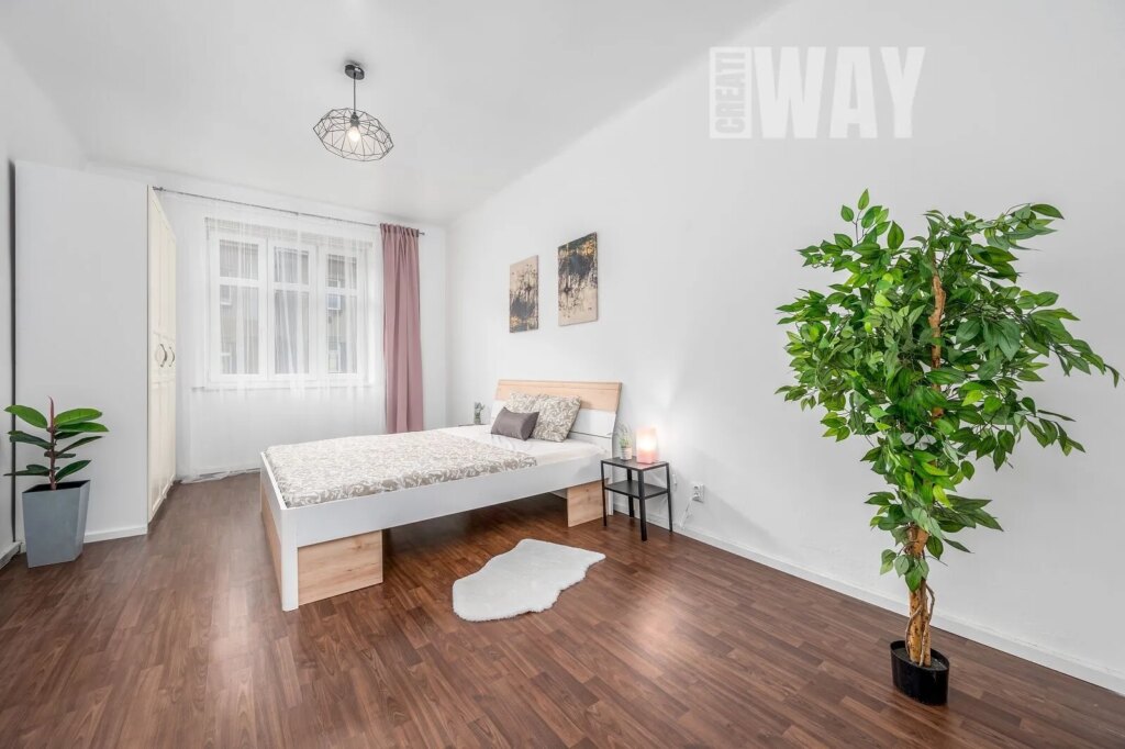 BYT 2+KK VE STRAŠNICÍCH, KRALICKÁ ULICE