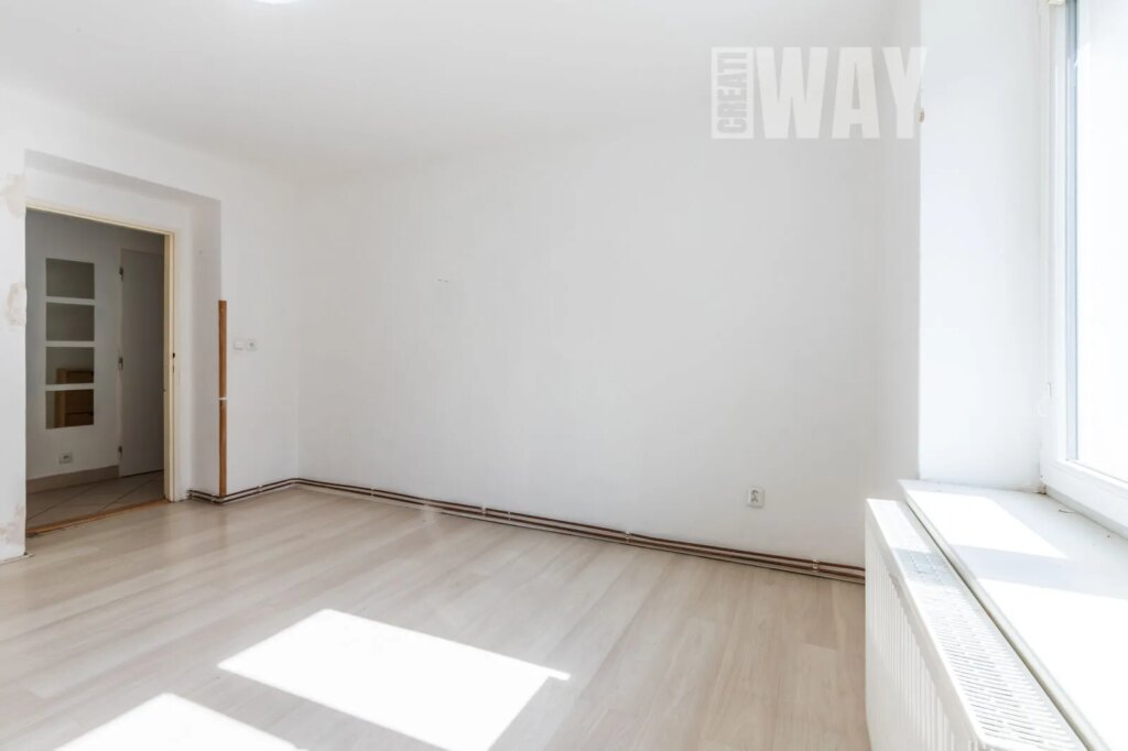 NERATOVICE: BYT 2+1 K REKONSTRUKCI V KOMPLETNĚ OPRAVENÉM DOMĚ