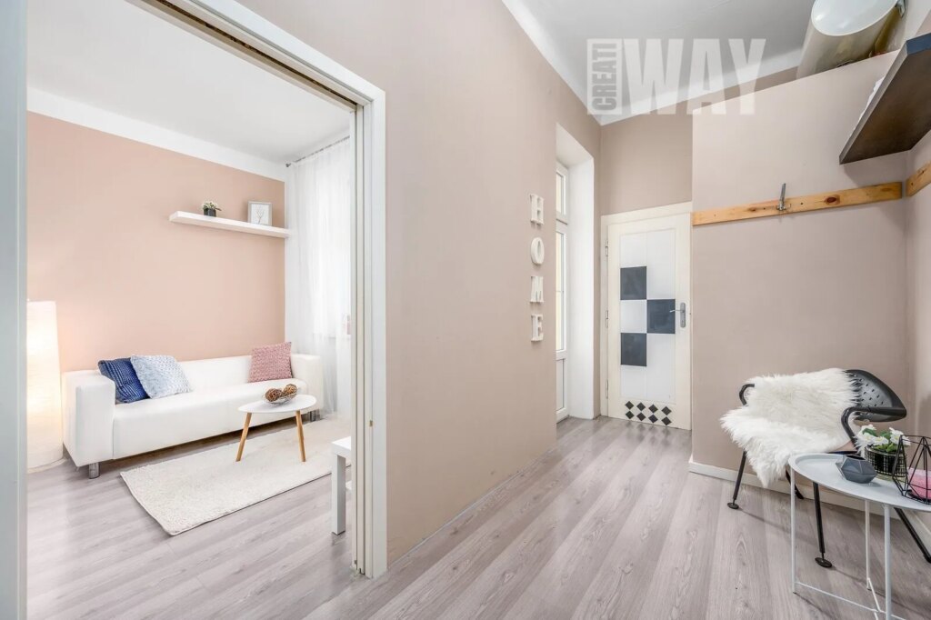 BYT 2+KK VE STRAŠNICÍCH, KRALICKÁ ULICE