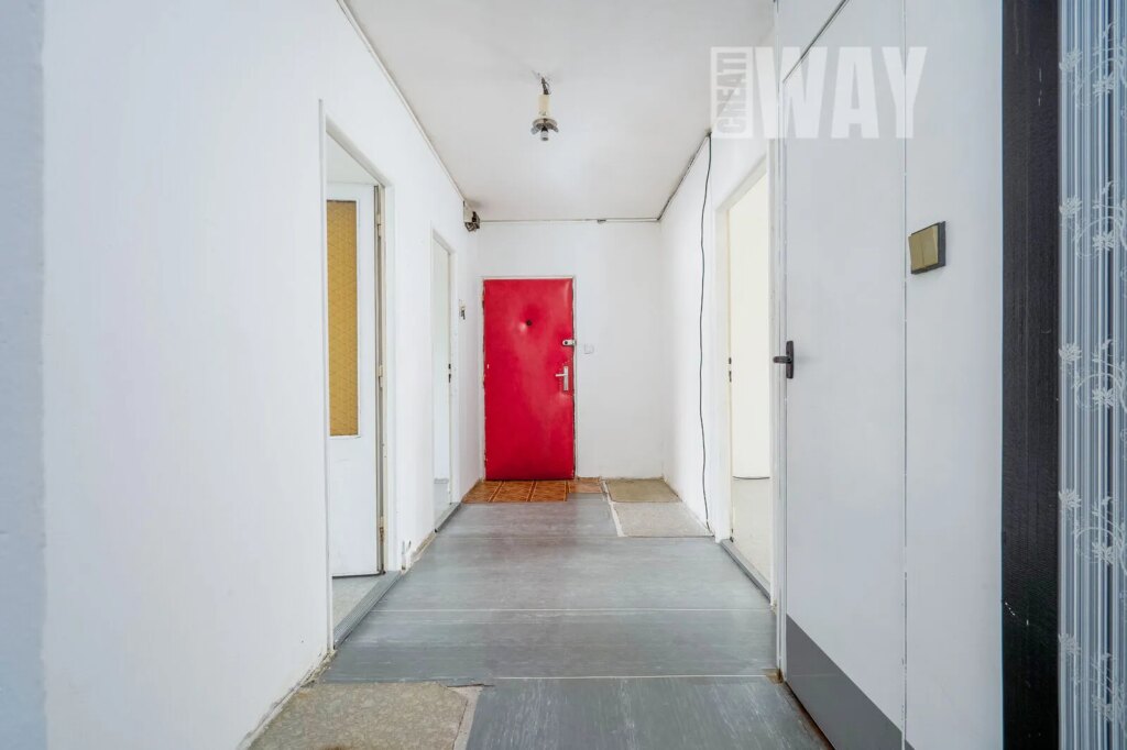 3+1 KE KOMPLETNÍ REKONSTRUKCI, PRAHA 8, STŘÍŽKOV