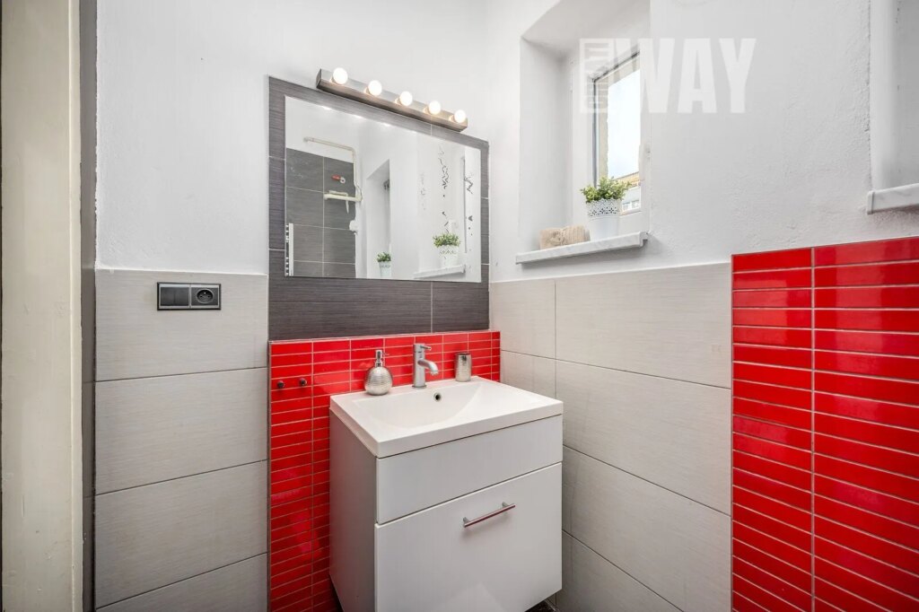 BYT 2+KK VE STRAŠNICÍCH, KRALICKÁ ULICE