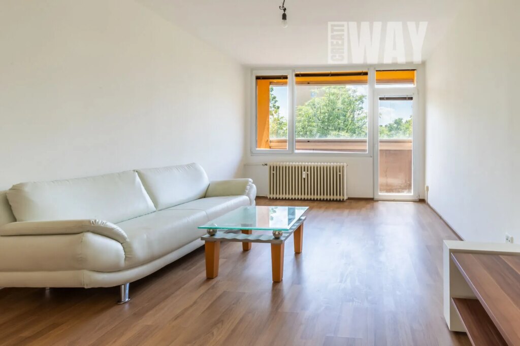 ČTYŘPOKOJOVÝ BYT V LOUNECH S VÝHLEDEM, KTERÝ JINDE NEUVIDÍTE