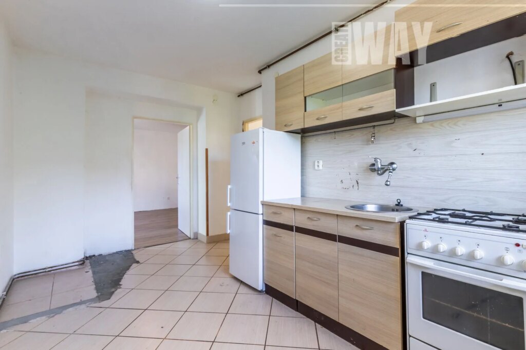 NERATOVICE: BYT 2+1 K REKONSTRUKCI V KOMPLETNĚ OPRAVENÉM DOMĚ