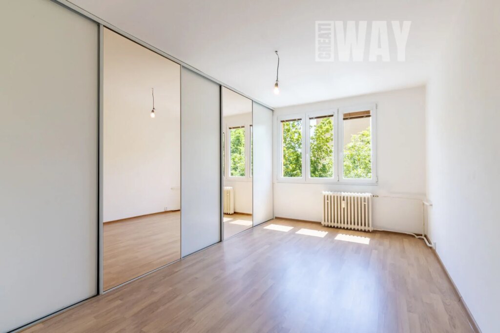 ČTYŘPOKOJOVÝ BYT V LOUNECH S VÝHLEDEM, KTERÝ JINDE NEUVIDÍTE