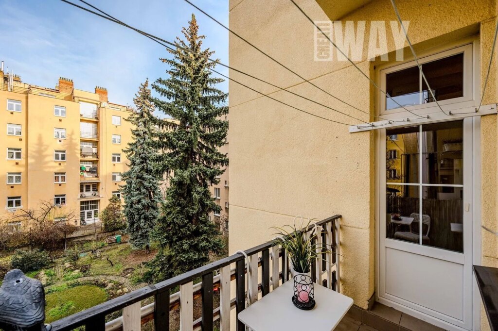 BYT 2+KK VE STRAŠNICÍCH, KRALICKÁ ULICE