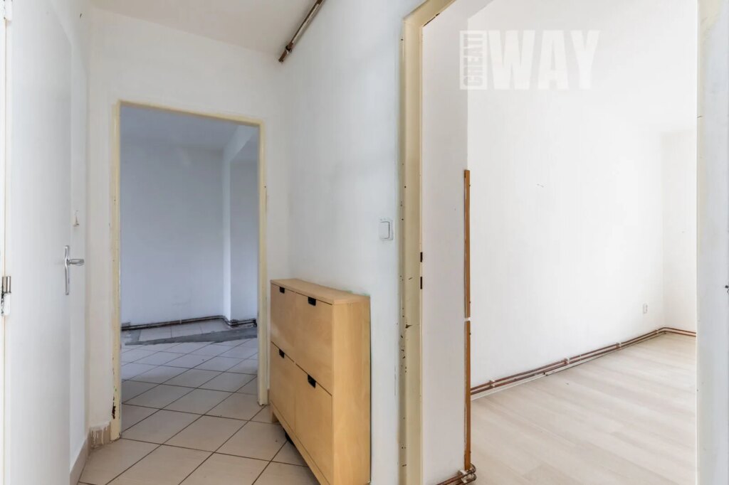 NERATOVICE: BYT 2+1 K REKONSTRUKCI V KOMPLETNĚ OPRAVENÉM DOMĚ