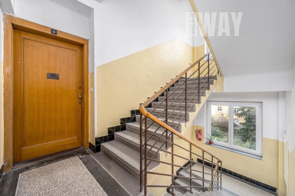 BYT 2+KK VE STRAŠNICÍCH, KRALICKÁ ULICE