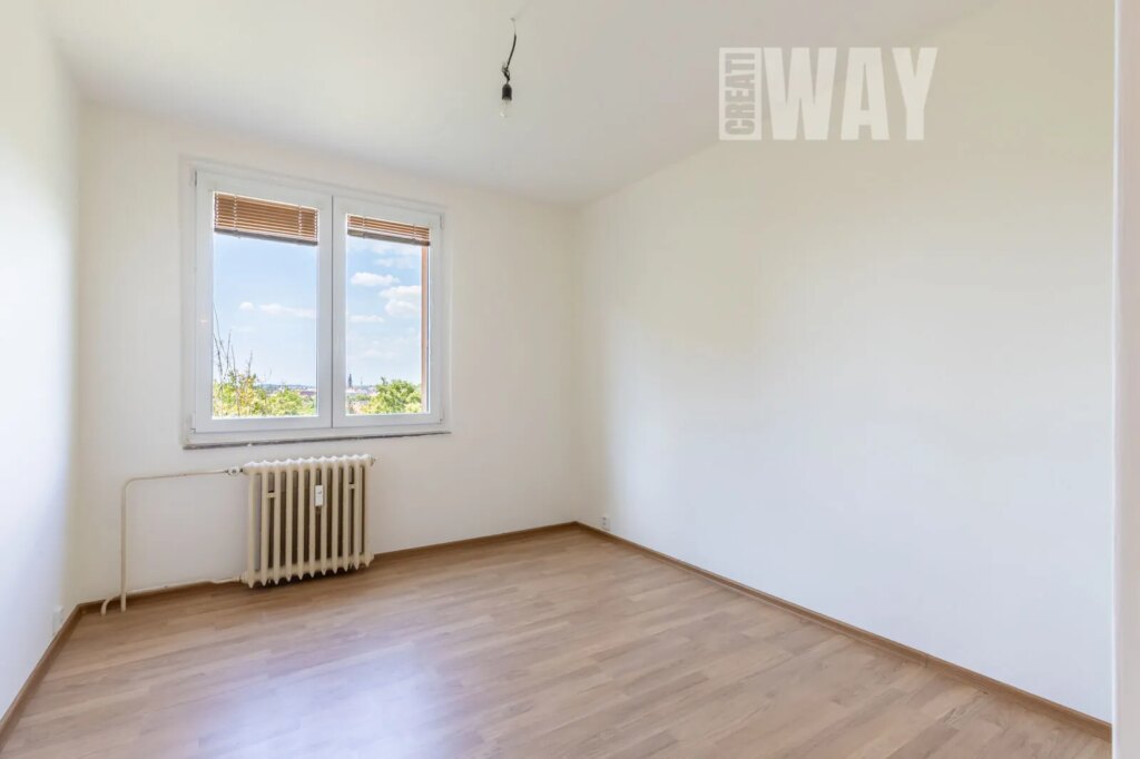 ČTYŘPOKOJOVÝ BYT V LOUNECH S VÝHLEDEM, KTERÝ JINDE NEUVIDÍTE