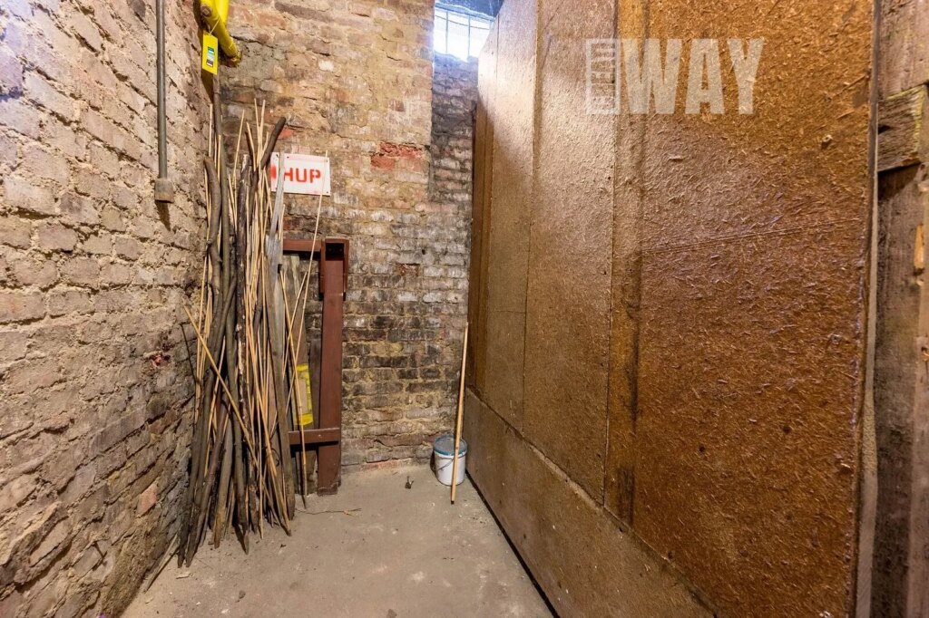 BYT 2+KK VE STRAŠNICÍCH, KRALICKÁ ULICE