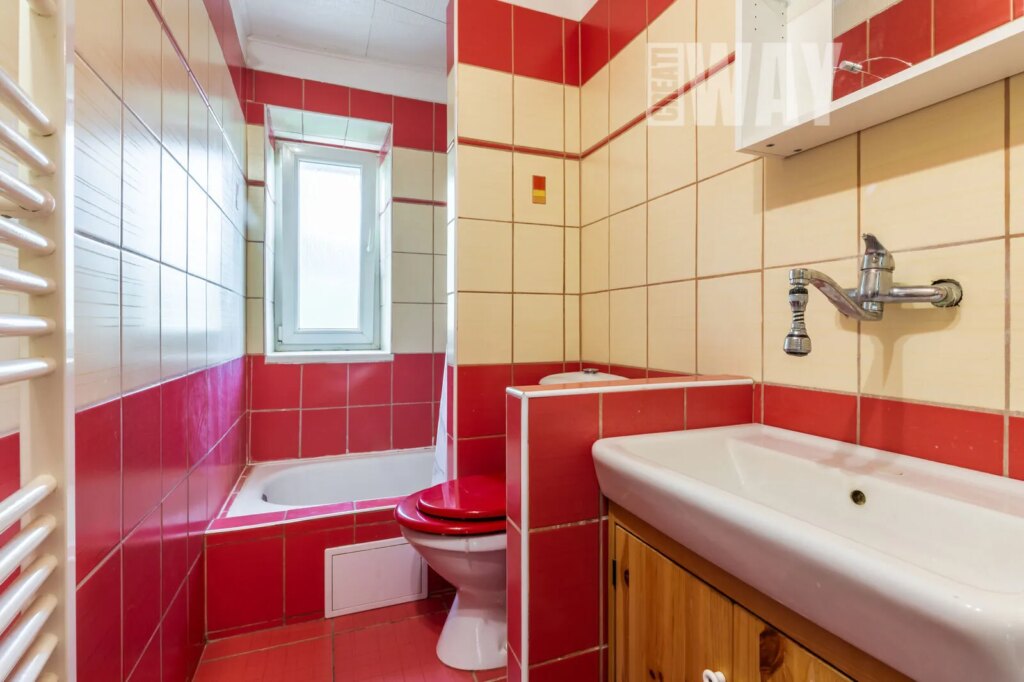 NERATOVICE: BYT 2+1 K REKONSTRUKCI V KOMPLETNĚ OPRAVENÉM DOMĚ