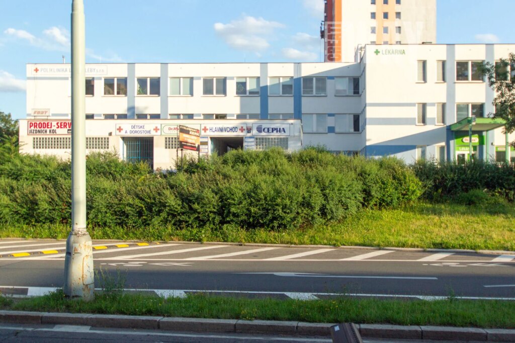 BYT 3+1 PŘED REKONSTRUKCÍ NEDALEKO METRA HÁJE aneb „DOBRÝ SOUSED JE K NEZAPLACENÍ“