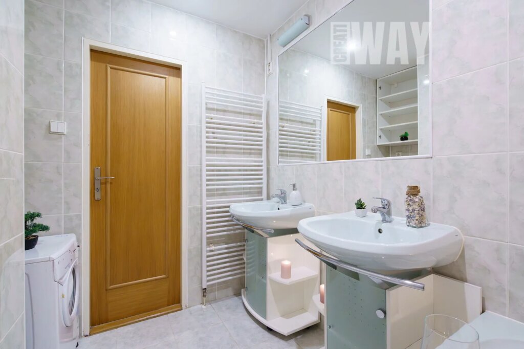 PŮDNÍ MEZONETOVÁ VESTAVBA VEDLE PARKU JEZERKA