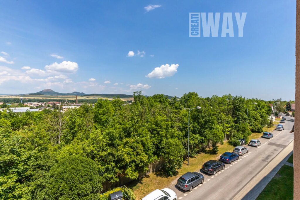 ČTYŘPOKOJOVÝ BYT V LOUNECH S VÝHLEDEM, KTERÝ JINDE NEUVIDÍTE