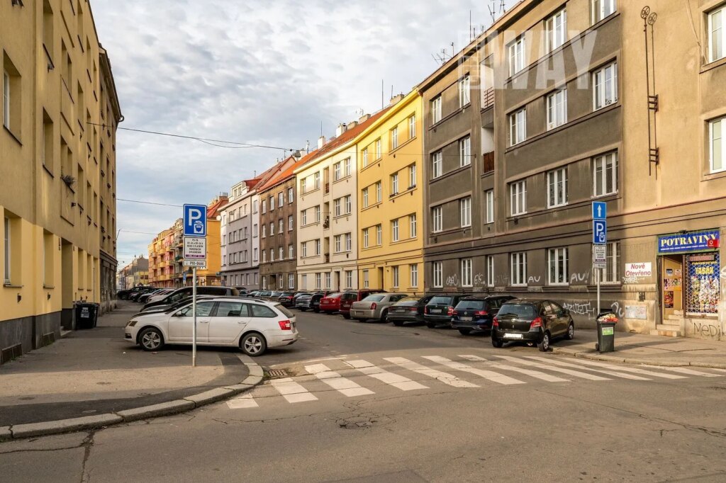 BYT 2+KK VE STRAŠNICÍCH, KRALICKÁ ULICE