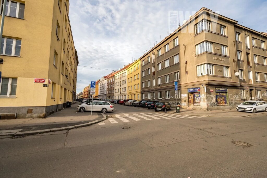 BYT 2+KK VE STRAŠNICÍCH, KRALICKÁ ULICE