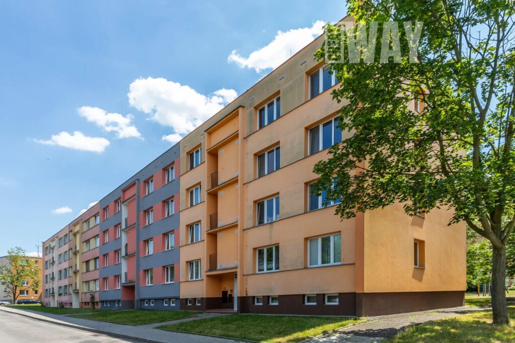 ČTYŘPOKOJOVÝ BYT V LOUNECH S VÝHLEDEM, KTERÝ JINDE NEUVIDÍTE