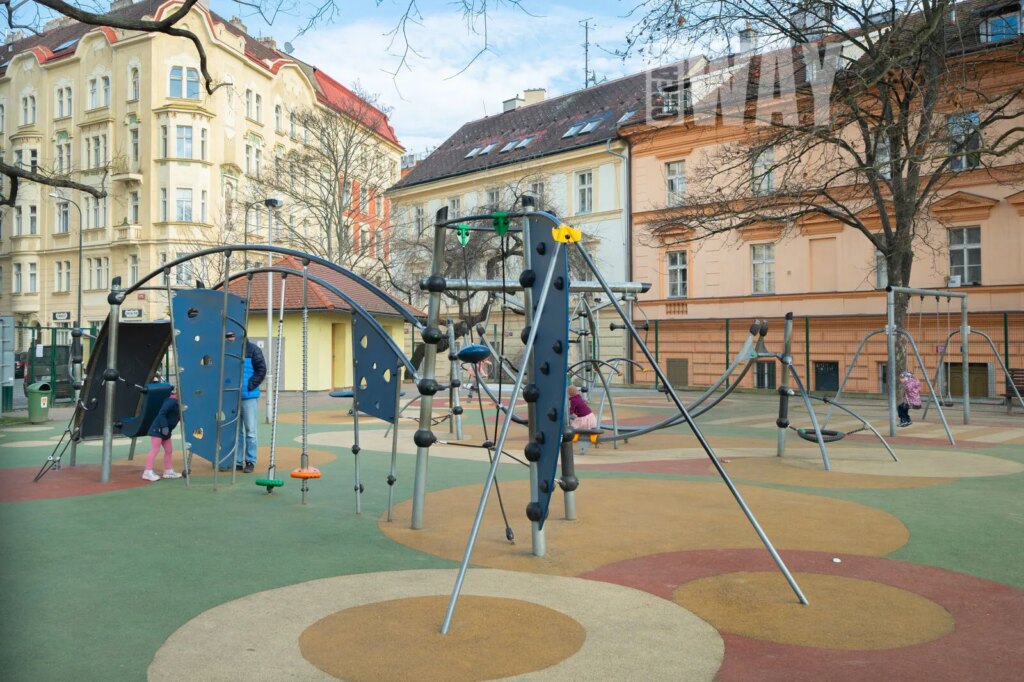 DRUŽSTEVNÍ BYT 3+KK, 88M2 S NESPLACENOU ANUITOU 3,5MIL. KČ