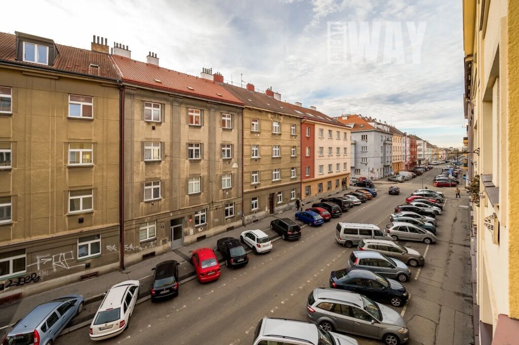 BYT 2+KK VE STRAŠNICÍCH, KRALICKÁ ULICE