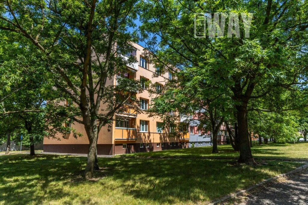 ČTYŘPOKOJOVÝ BYT V LOUNECH S VÝHLEDEM, KTERÝ JINDE NEUVIDÍTE