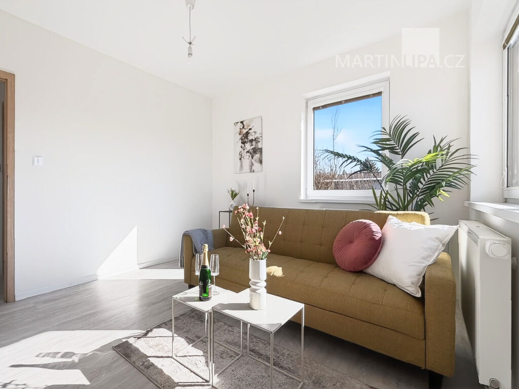 Světlý byt 4+kk se zahradou a garáží v Hájku u Uhříněvsi