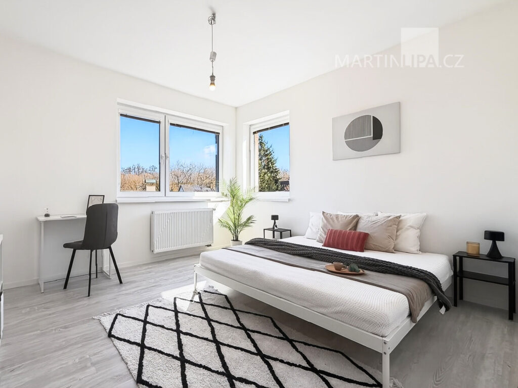 Světlý byt 4+kk se zahradou a garáží v Hájku u Uhříněvsi