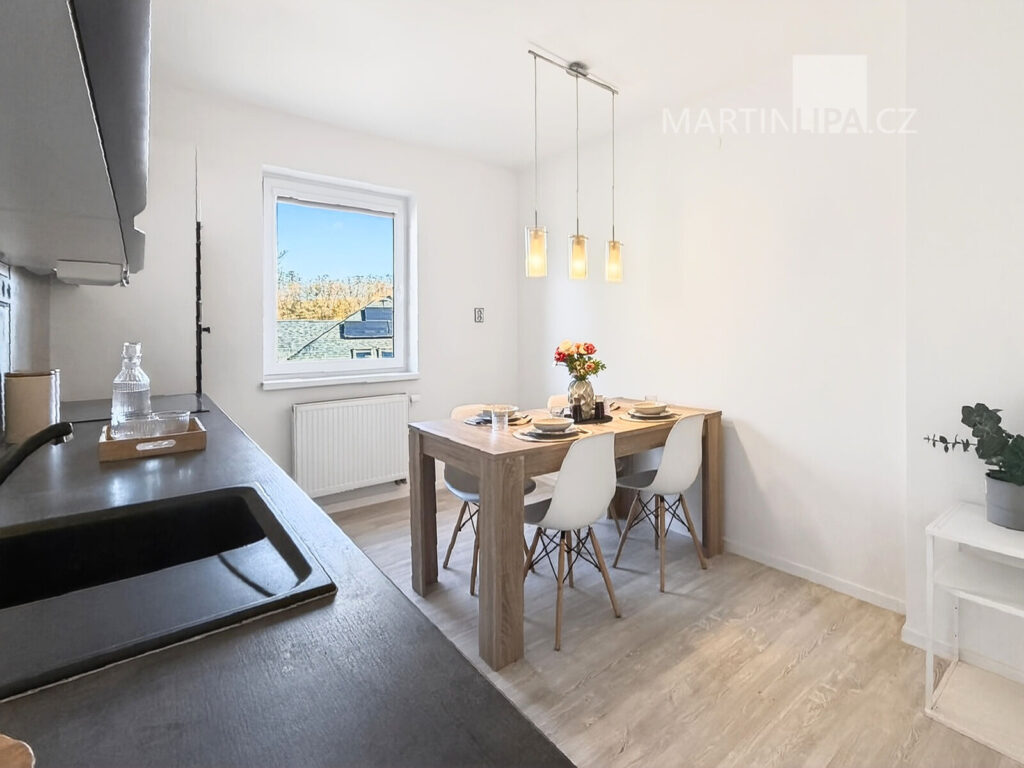 Světlý byt 4+kk se zahradou a garáží v Hájku u Uhříněvsi
