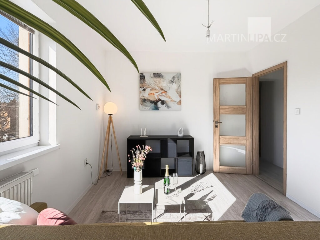 Světlý byt 4+kk se zahradou a garáží v Hájku u Uhříněvsi