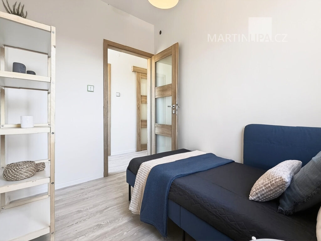 Světlý byt 4+kk se zahradou a garáží v Hájku u Uhříněvsi