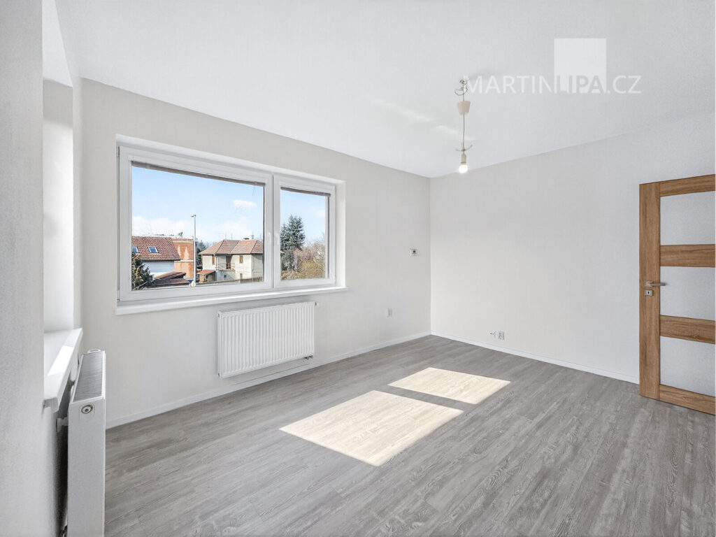 Světlý byt 4+kk se zahradou a garáží v Hájku u Uhříněvsi