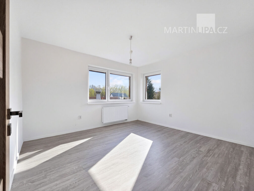 Světlý byt 4+kk se zahradou a garáží v Hájku u Uhříněvsi