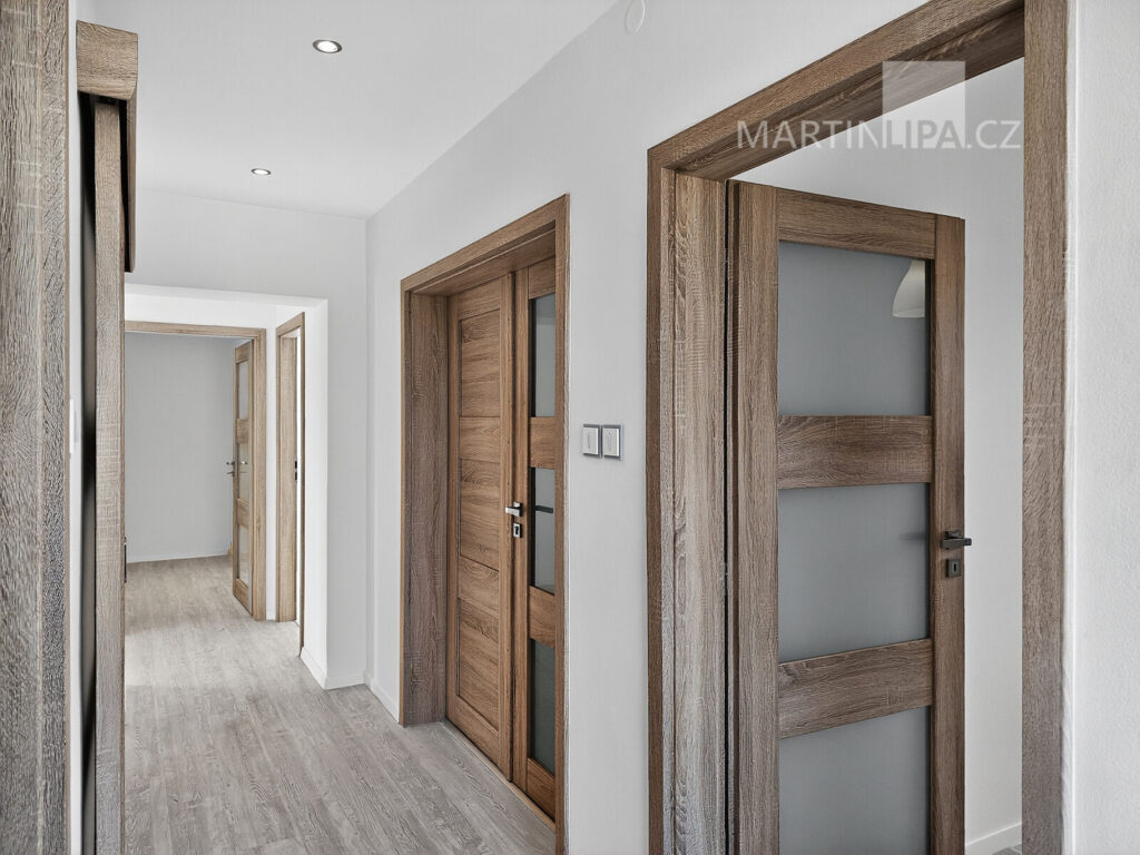 Světlý byt 4+kk se zahradou a garáží v Hájku u Uhříněvsi