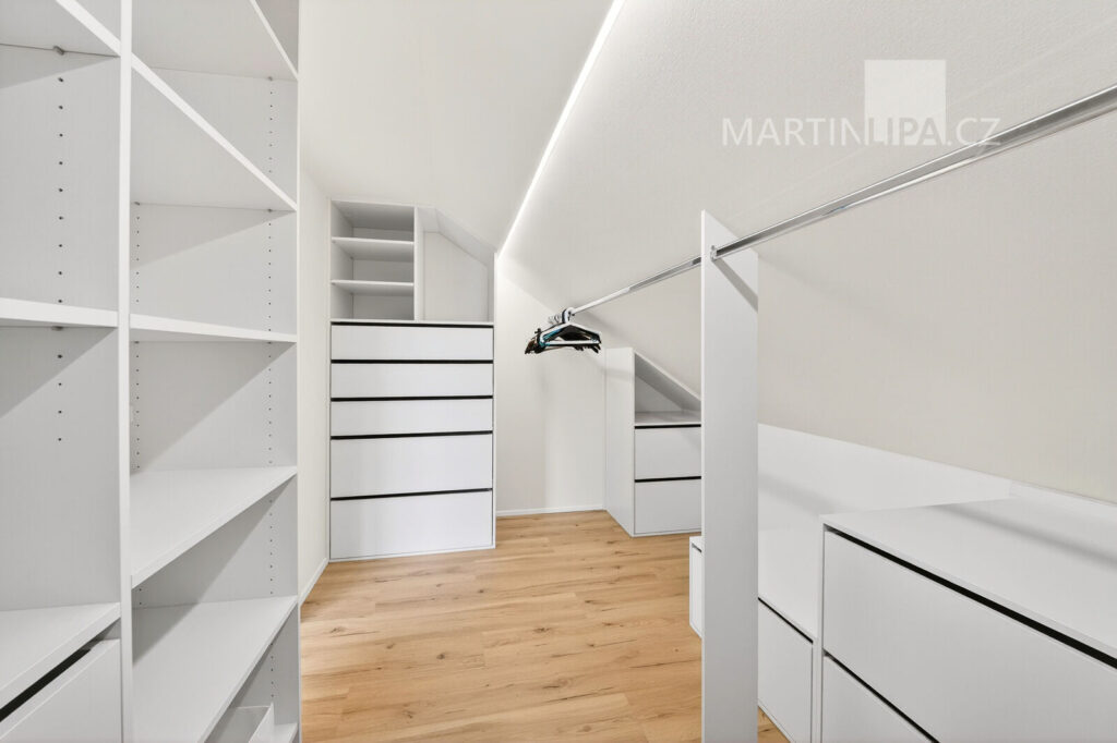 Pronájem fantastického domu v Černošicích