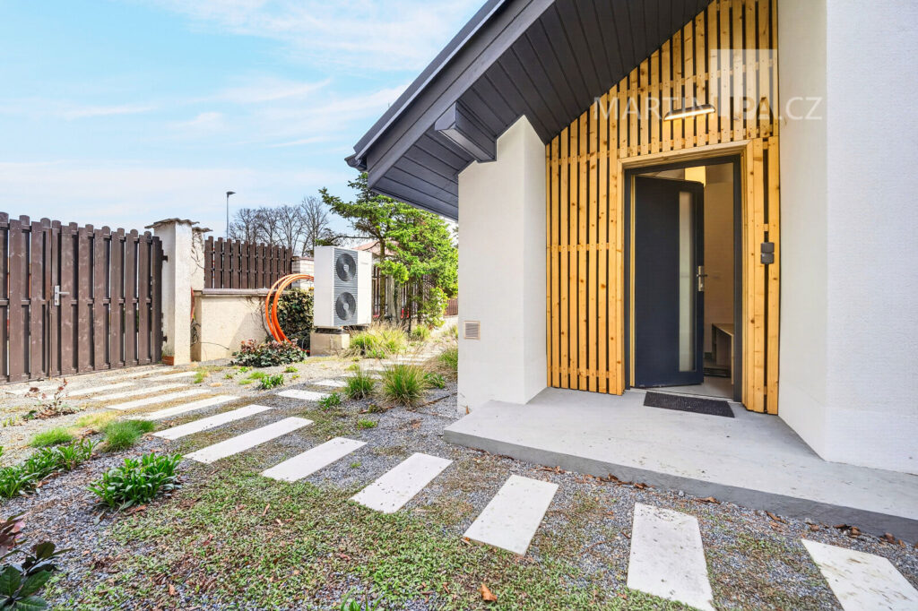 Pronájem fantastického domu v Černošicích