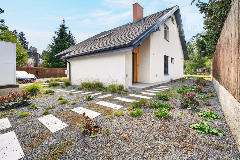 Pronájem fantastického domu v Černošicích