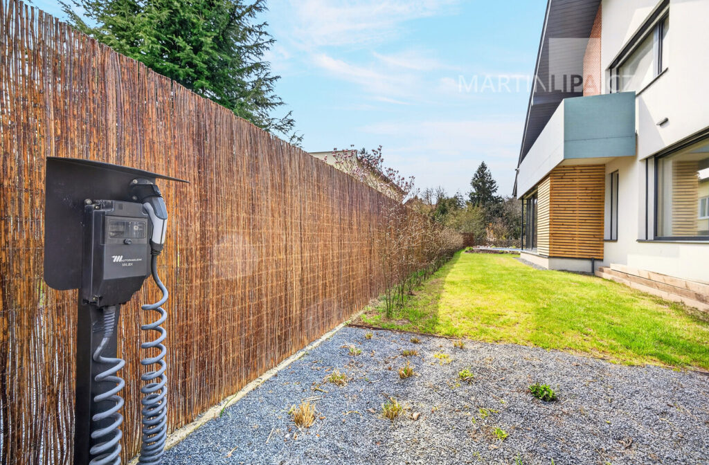 Pronájem fantastického domu v Černošicích