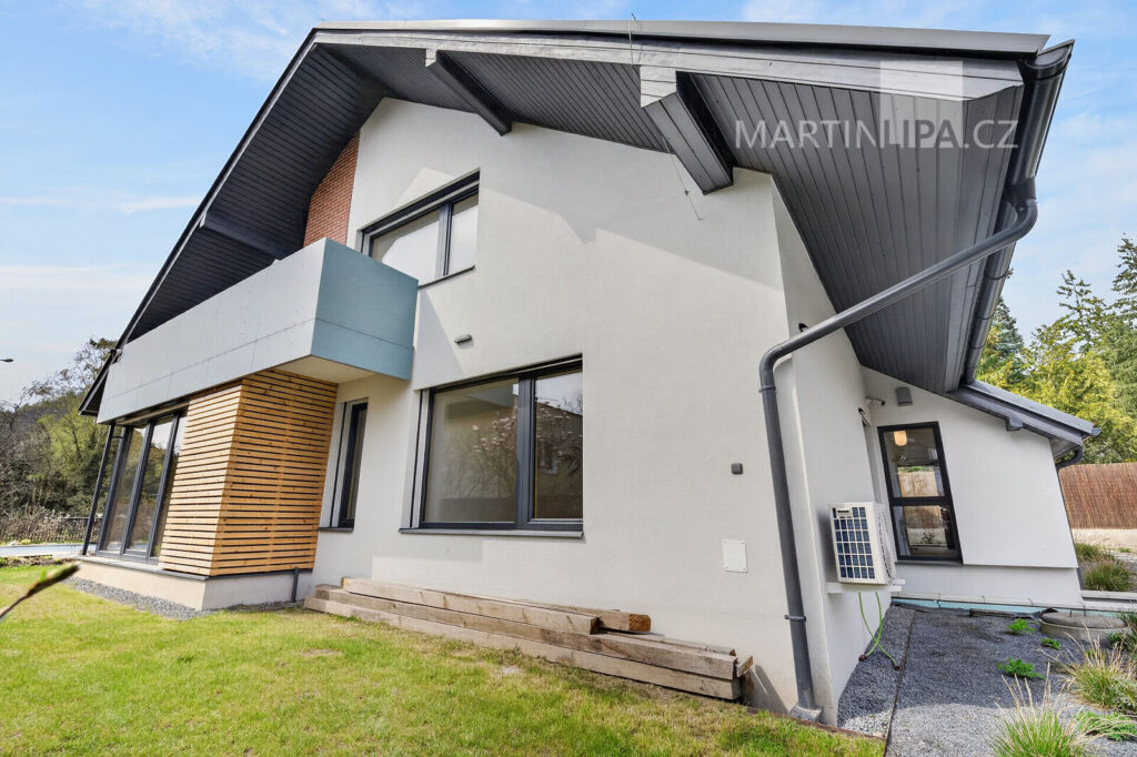 Pronájem fantastického domu v Černošicích