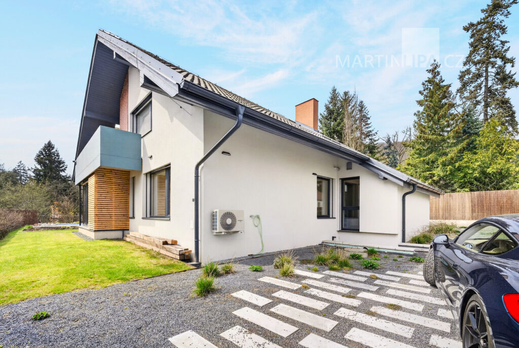 Pronájem fantastického domu v Černošicích